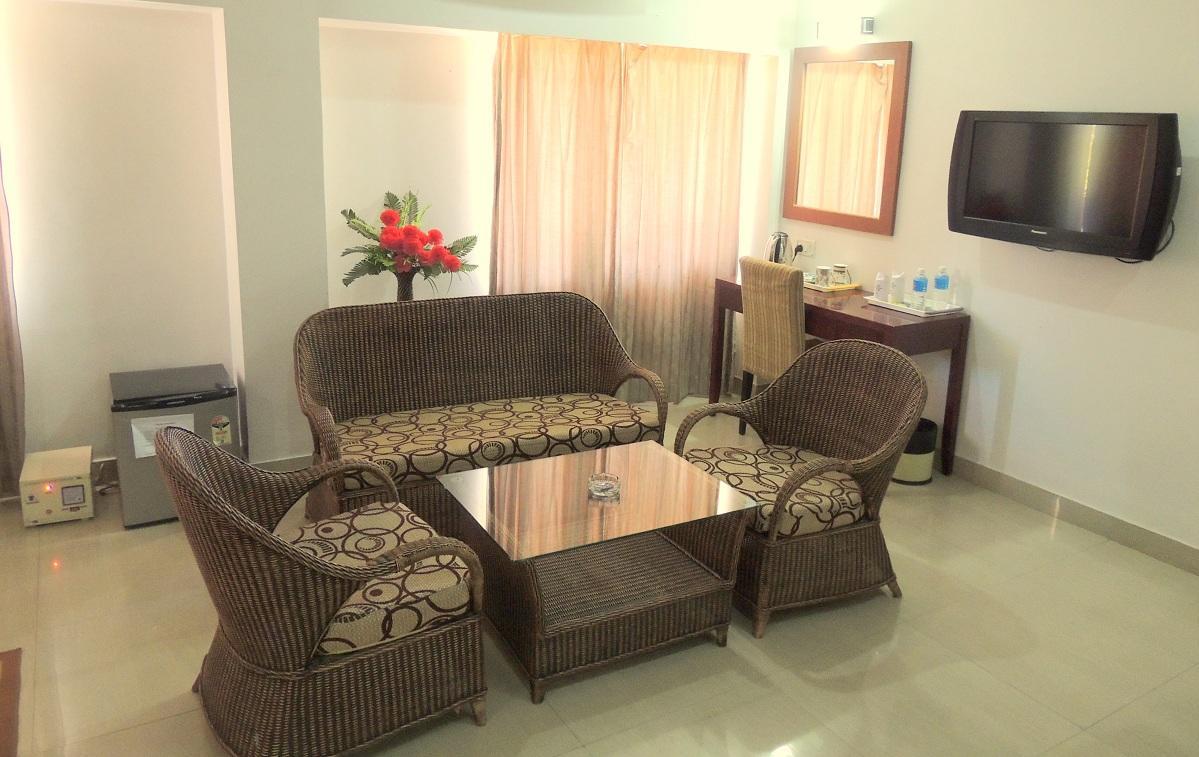 Aroma Residency Hotel Tinsukia Екстериор снимка