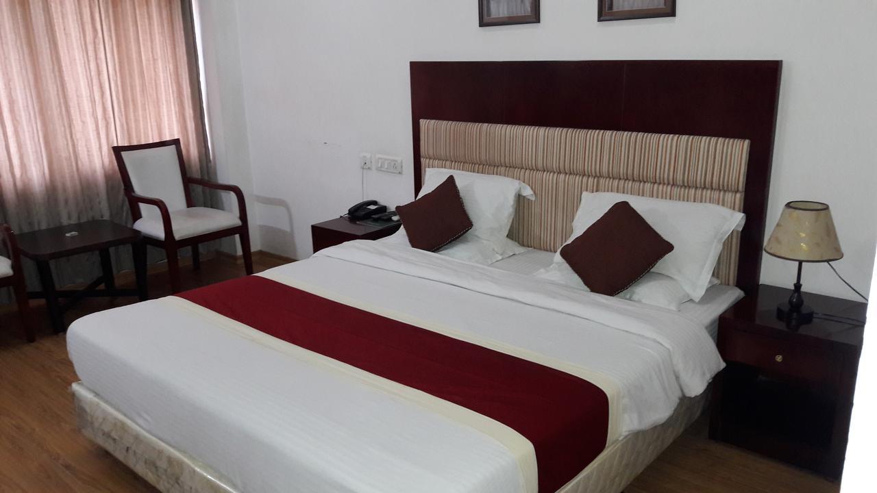 Aroma Residency Hotel Tinsukia Екстериор снимка