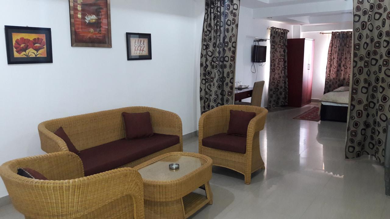 Aroma Residency Hotel Tinsukia Екстериор снимка